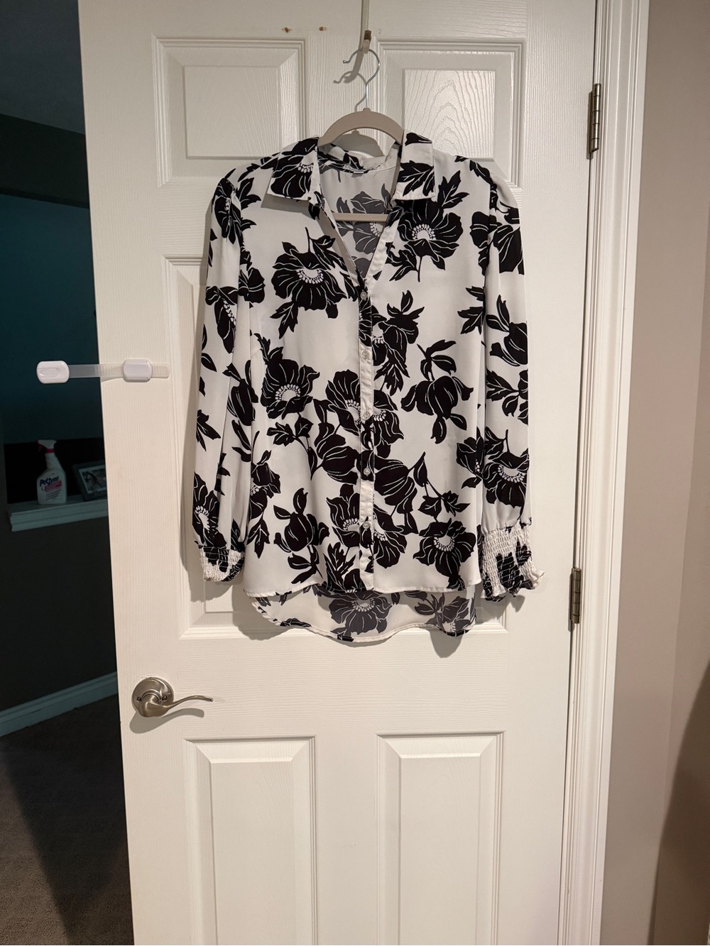 Black & White Floral Button-Front Blouse